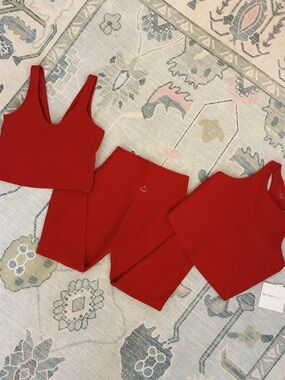 Beyond Yoga Spacedye 3-Piece Bundle in “Holly Red Heather”